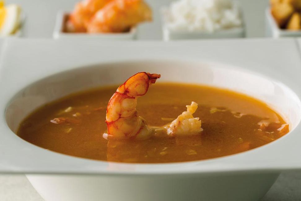 sopa de ajo y gambas